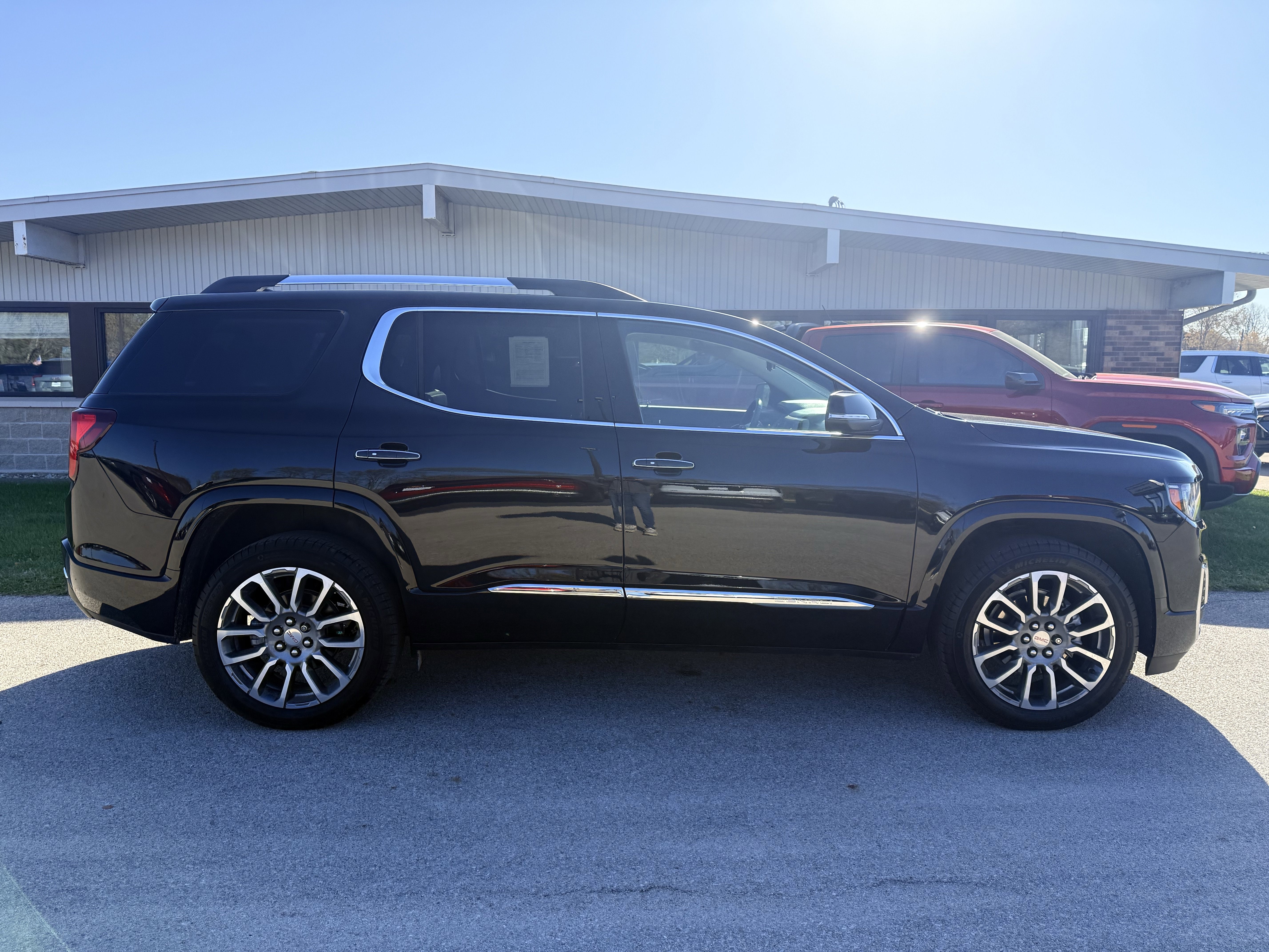 Certified 2023 GMC Acadia Denali w/ Denali Ultimate Package image 7