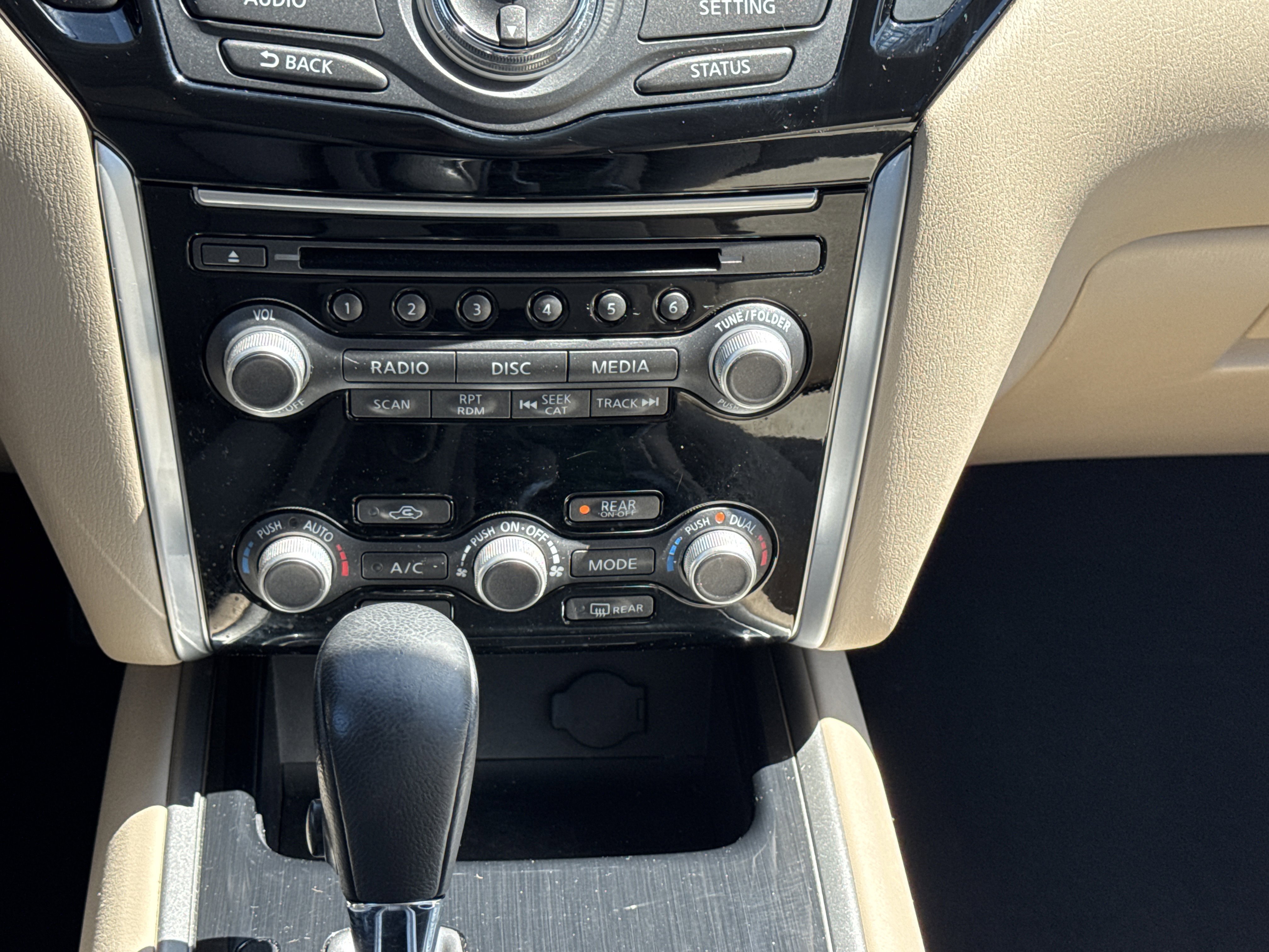 Used 2017 Nissan Pathfinder SV AWD/4WD image 9