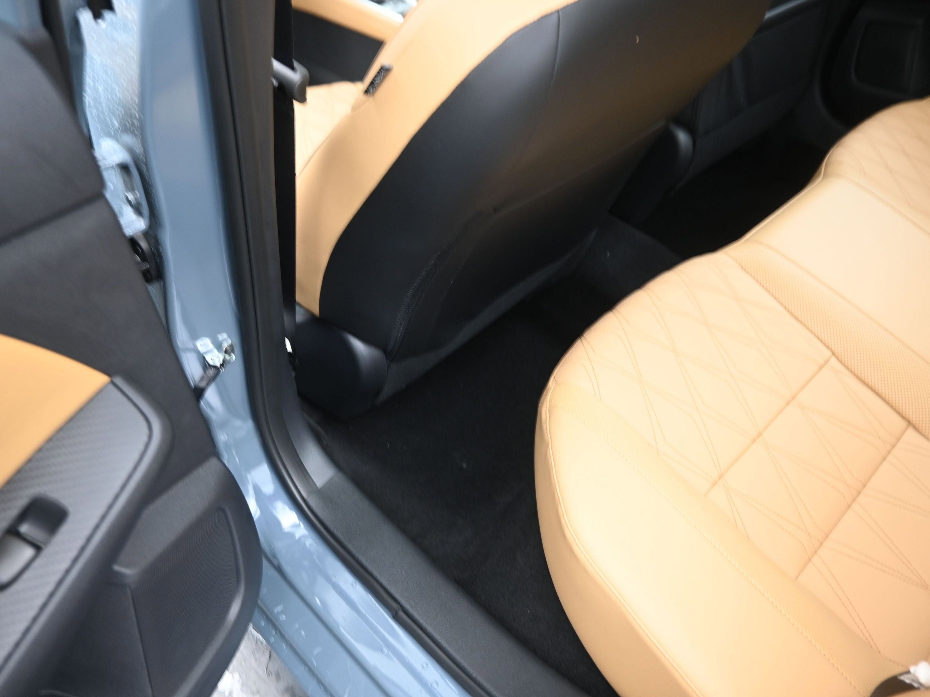 New 2025 Nissan Sentra SV w/ SV Premium Package image 16