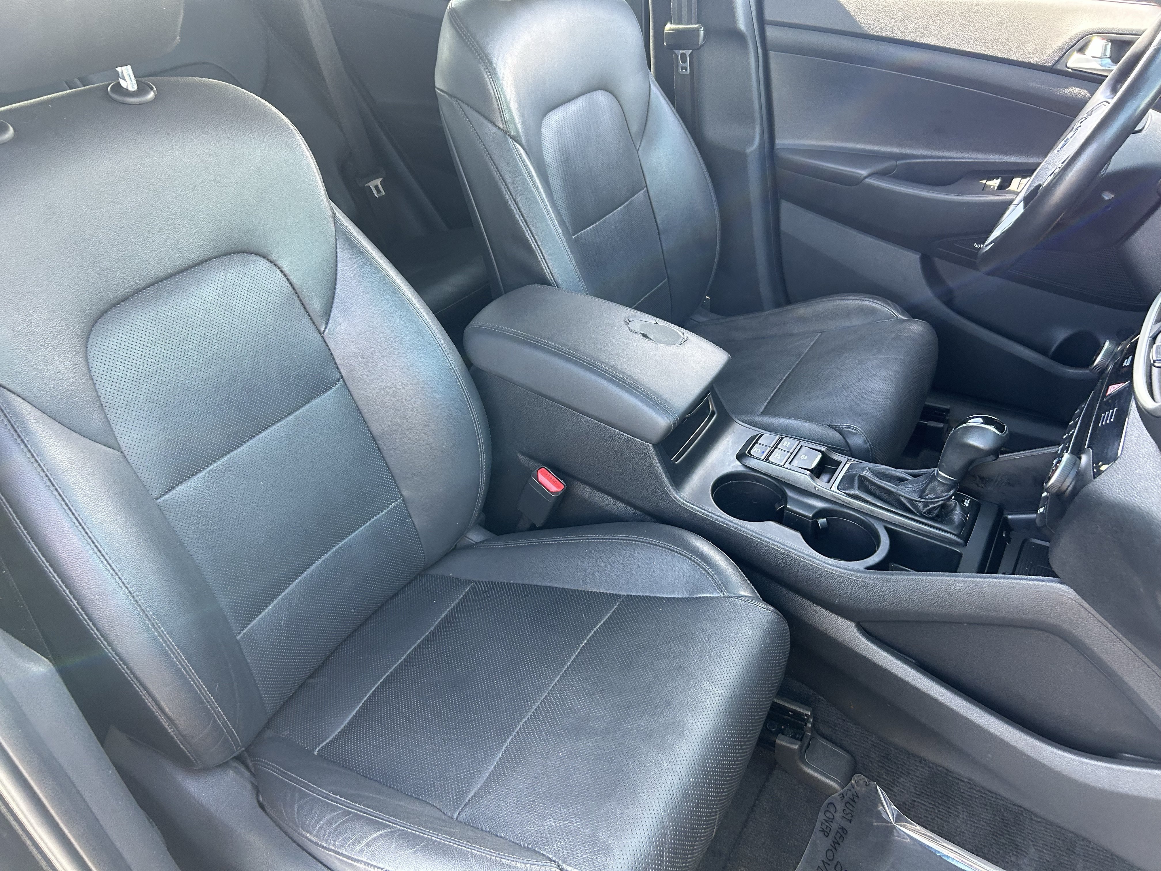 Used 2019 Hyundai Tucson Ultimate w/ Cargo Package FWD image 11