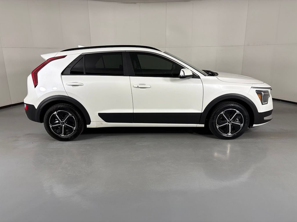 Used 2024 Kia Niro EX FWD image 9