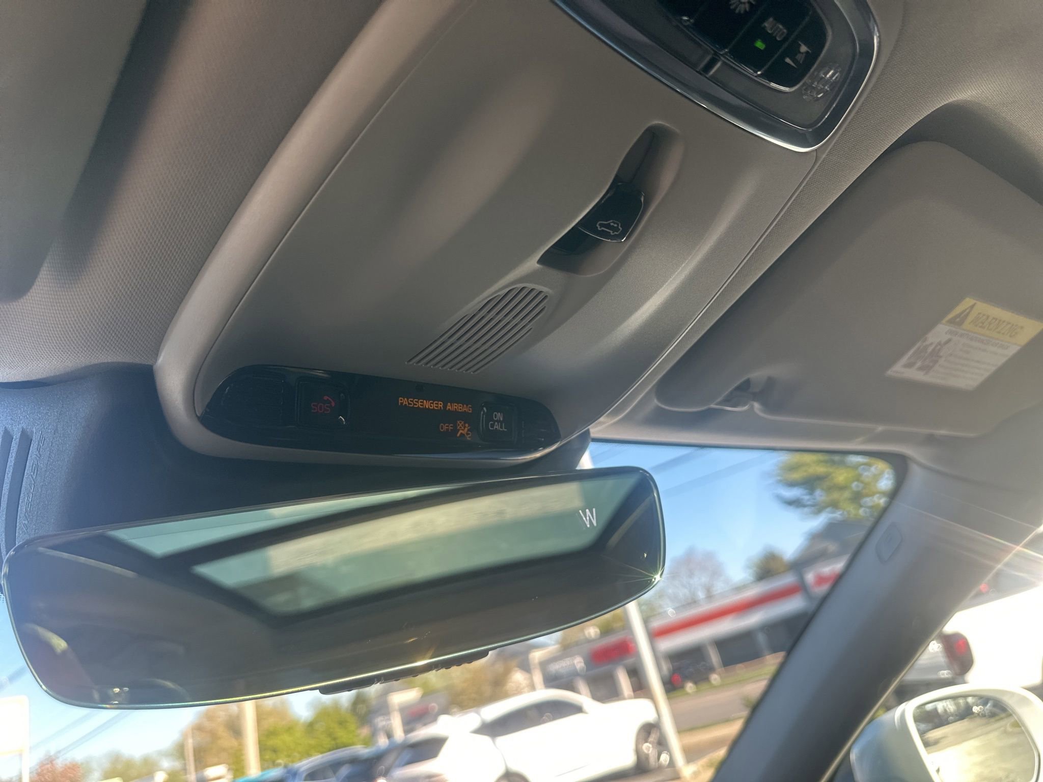 Used 2018 Volvo XC60 T5 Momentum w/ Convenience Package image 37