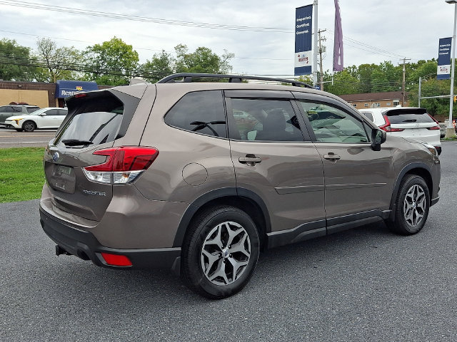 Certified 2022 Subaru Forester Premium AWD/4WD image 8
