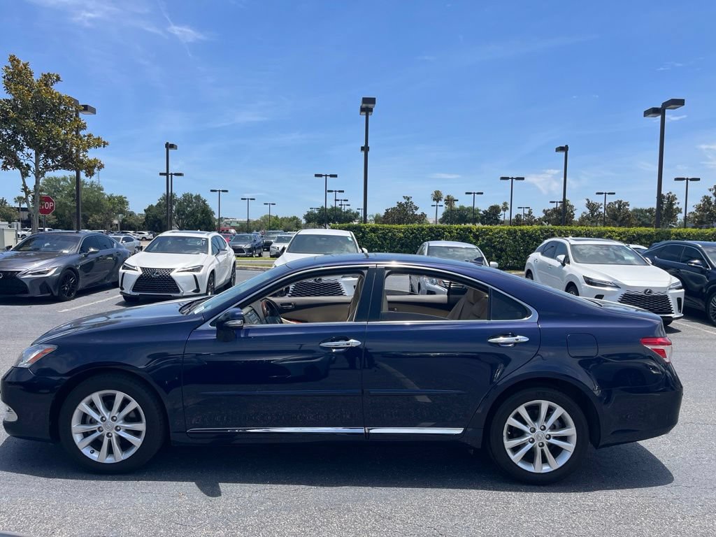 Used 2011 Lexus ES 350 FWD image 2