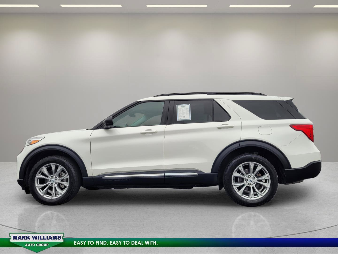 Used 2022 Ford Explorer XLT w/ Equipment Group 202A AWD/4WD image 7