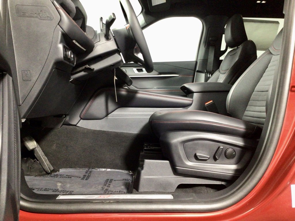 New 2025 Ford Explorer ST-Line w/ Premium Package image 18