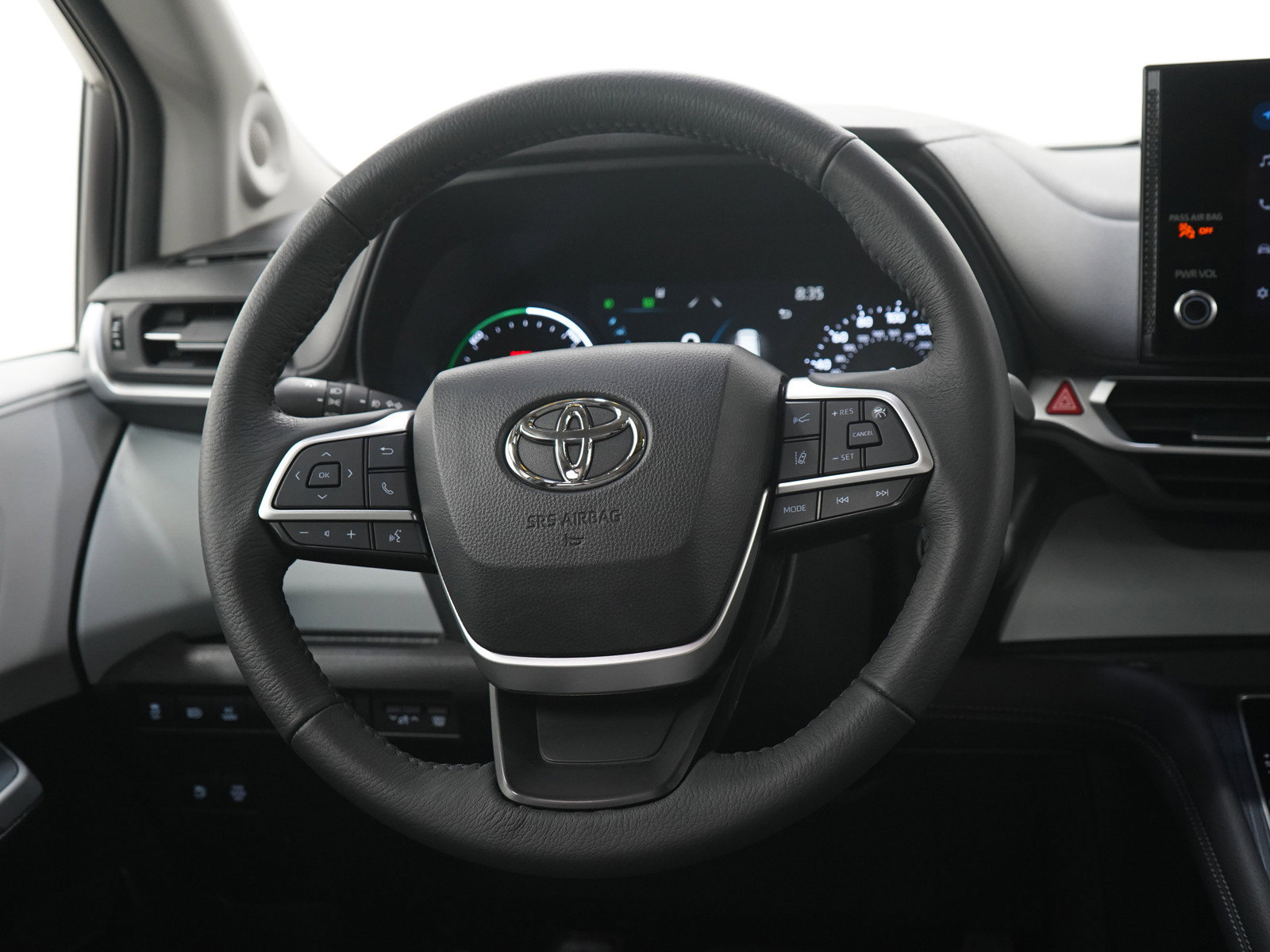 Used 2025 Toyota Sienna XLE w/ XLE Plus Package AWD/4WD image 19