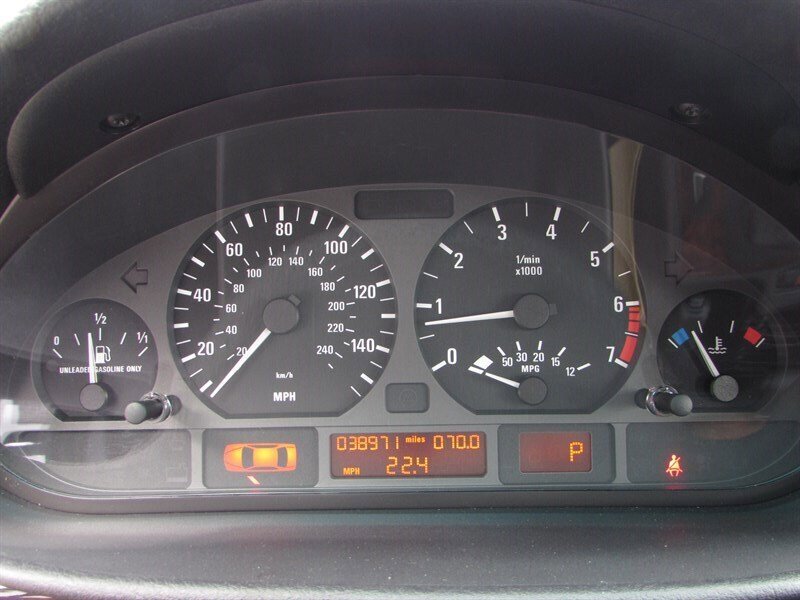 Used 2003 BMW 325i Sedan RWD image 16