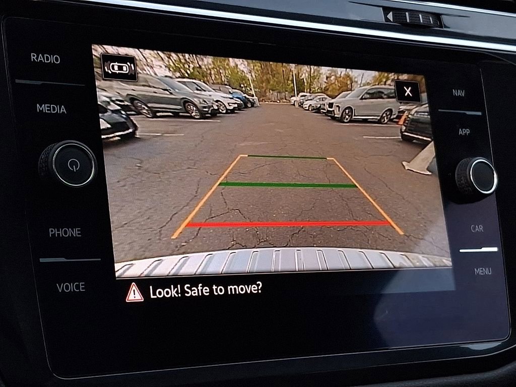 Used 2022 Volkswagen Tiguan SEL R-Line AWD/4WD image 15