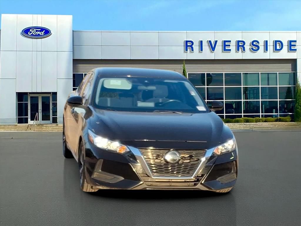 Used 2020 Nissan Sentra SV image 2