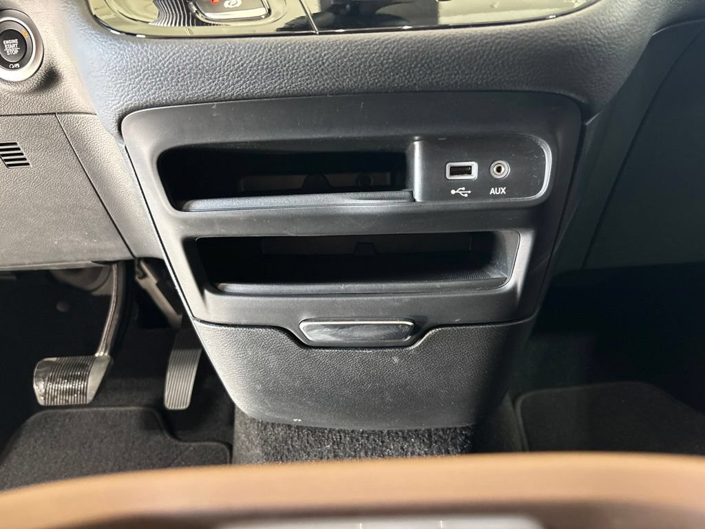 Used 2019 Chrysler Pacifica Limited FWD image 27