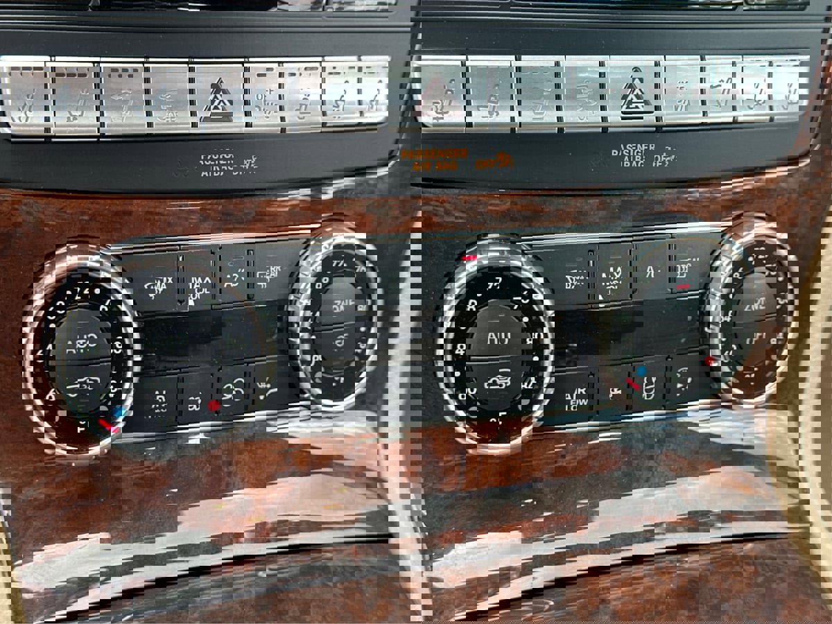 Used 2013 Mercedes-Benz SL 550 image 38