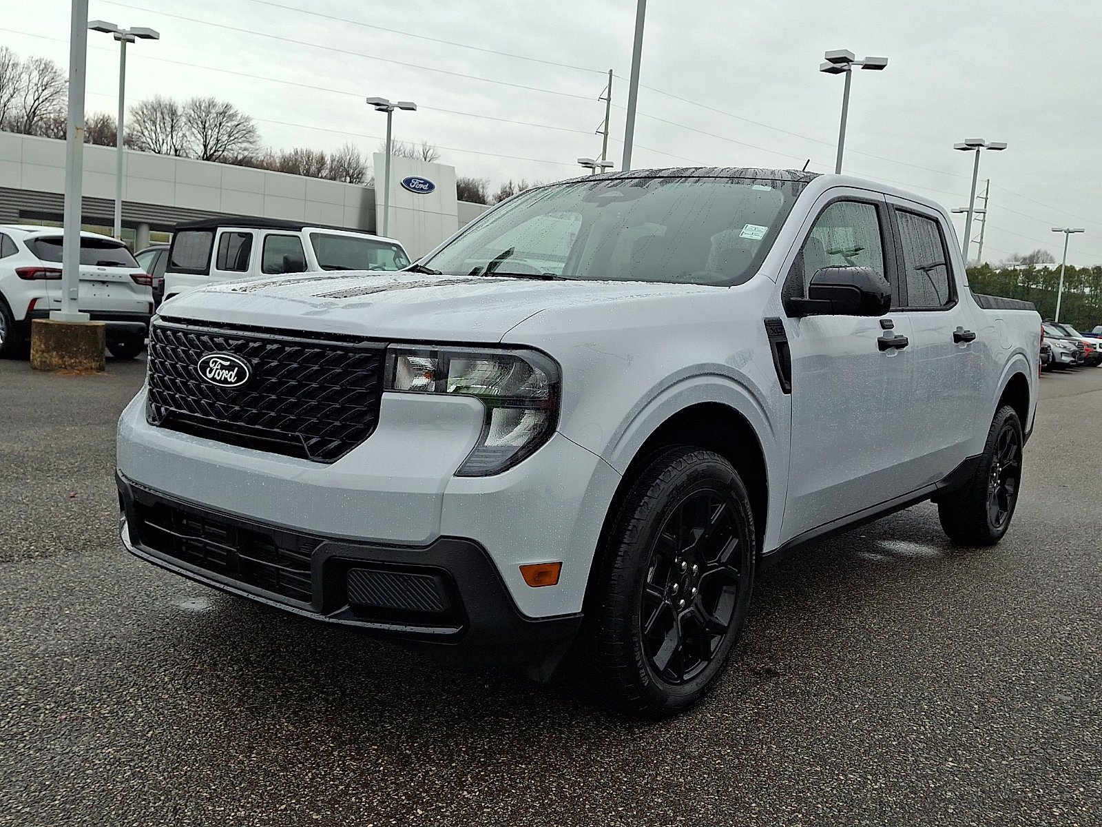 Certified 2025 Ford Maverick XLT w/ XLT Luxury Package image 4