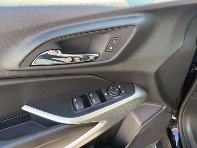 New 2026 Chevrolet Trax RS w/ Sunroof Package FWD image 25