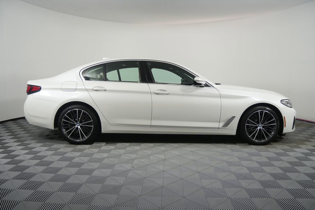 Certified 2023 BMW 530i 530i w/ Premium Package image 2
