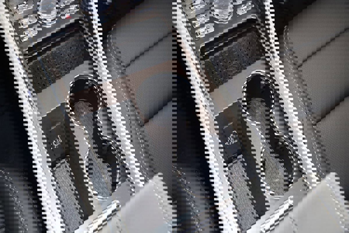 Used 2025 Lincoln Nautilus Premier image 28