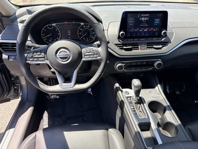 Used 2022 Nissan Altima 2.5 SR w/ Midnight Edition Package FWD image 18