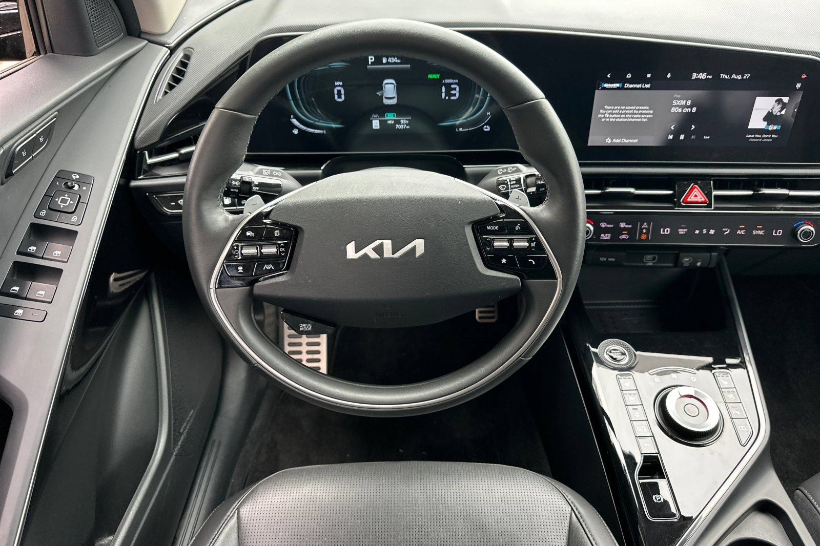 Certified 2024 Kia Niro SX Touring FWD image 11