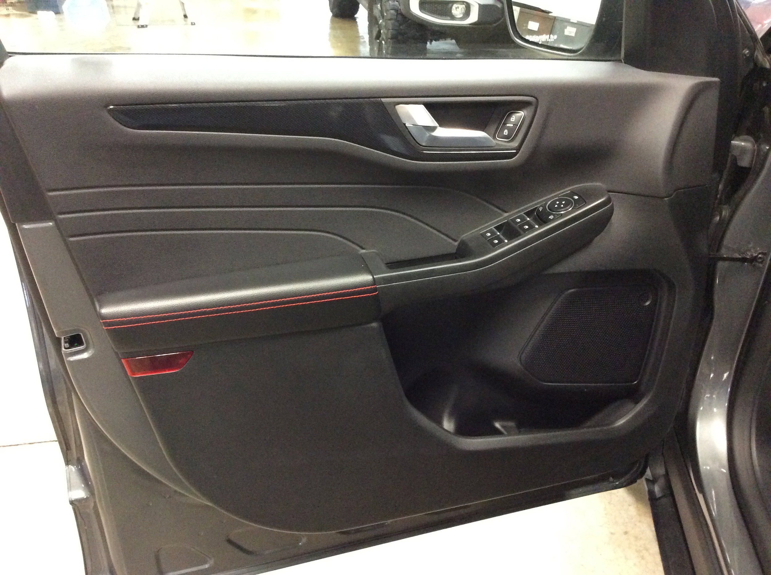 Used 2023 Ford Escape ST-Line w/ Tech Pack #1 AWD/4WD image 12