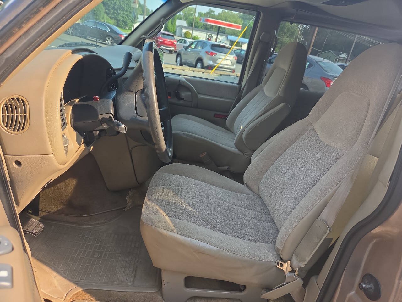 Used 2002 Chevrolet Astro Passenger AWD image 13