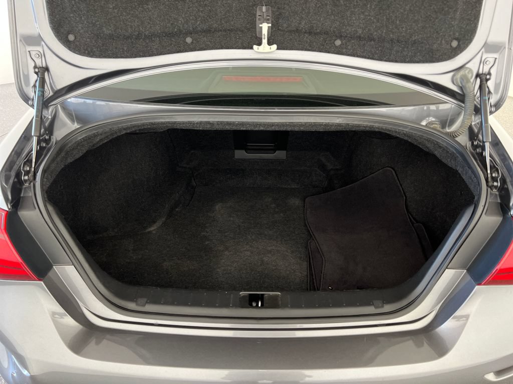 Used 2017 INFINITI Q70 3.7 RWD image 25