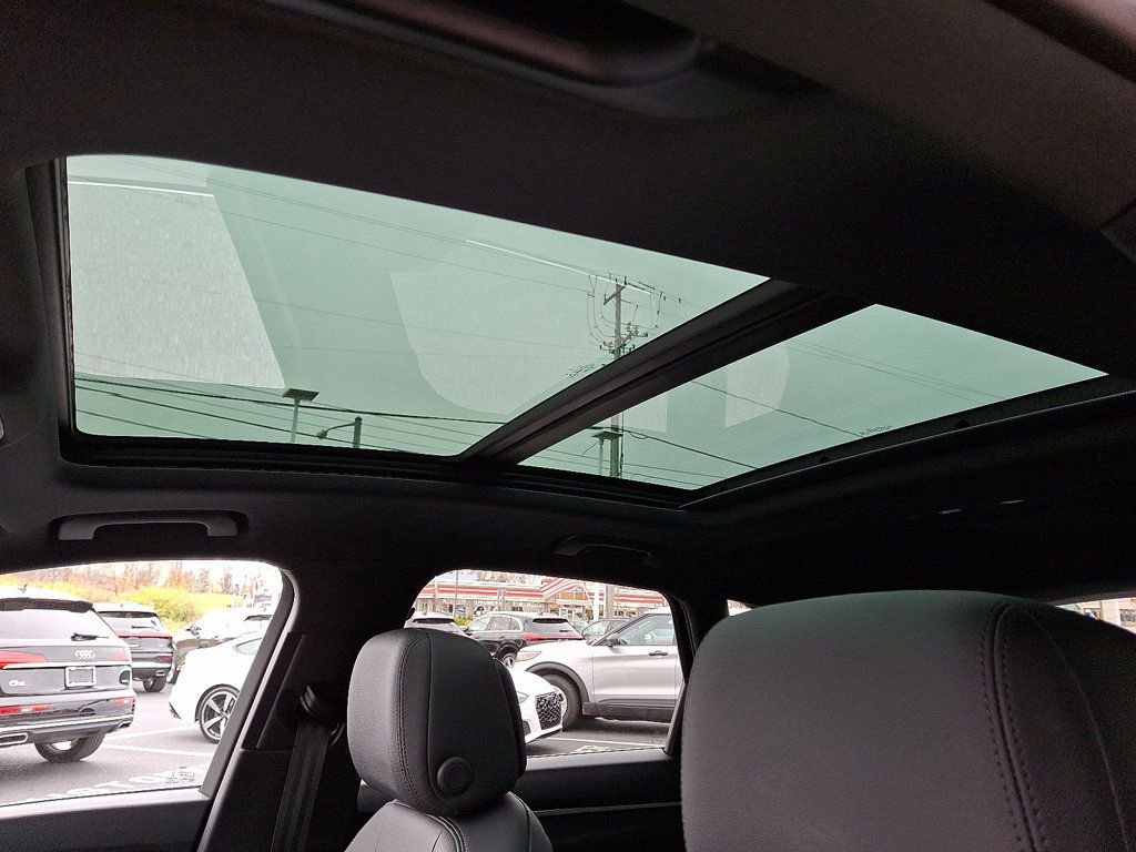 Used 2022 Audi Q3 2.0T Premium w/ Convenience Package image 16