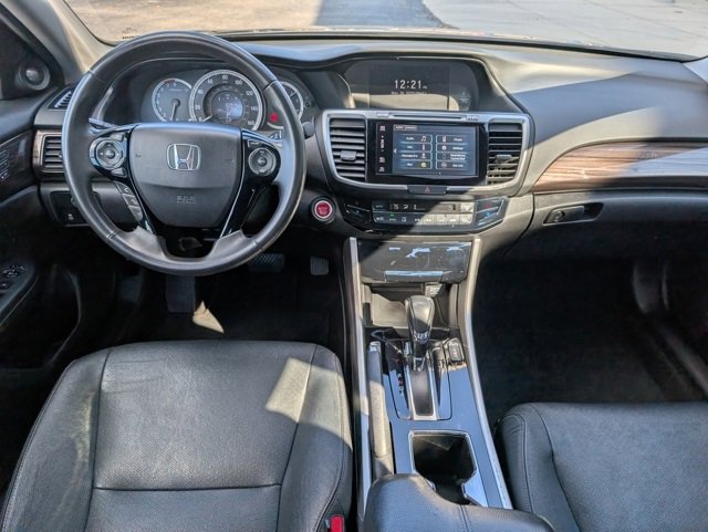 Used 2017 Honda Accord EX-L image 11
