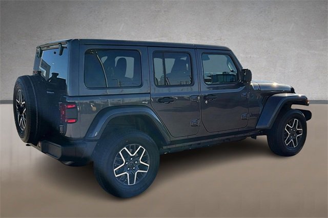 Used 2025 Jeep Wrangler Sahara image 2