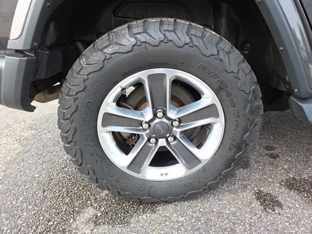 Used 2020 Jeep Wrangler Unlimited Sahara w/ Dual Top Group AWD/4WD image 77