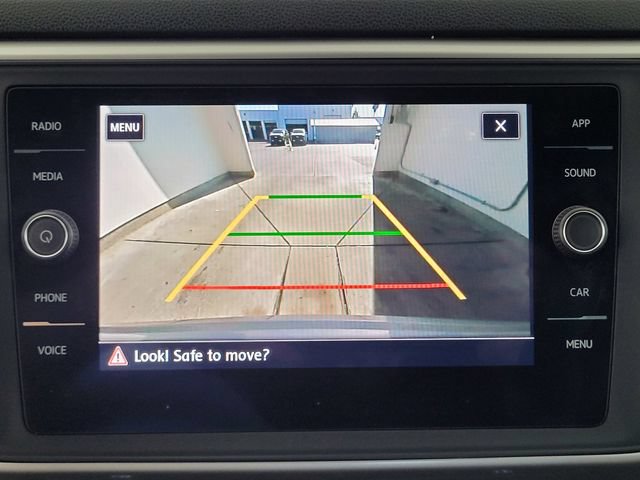 Used 2020 Volkswagen Atlas Cross Sport SE w/ Panoramic Sunroof Package FWD image 11