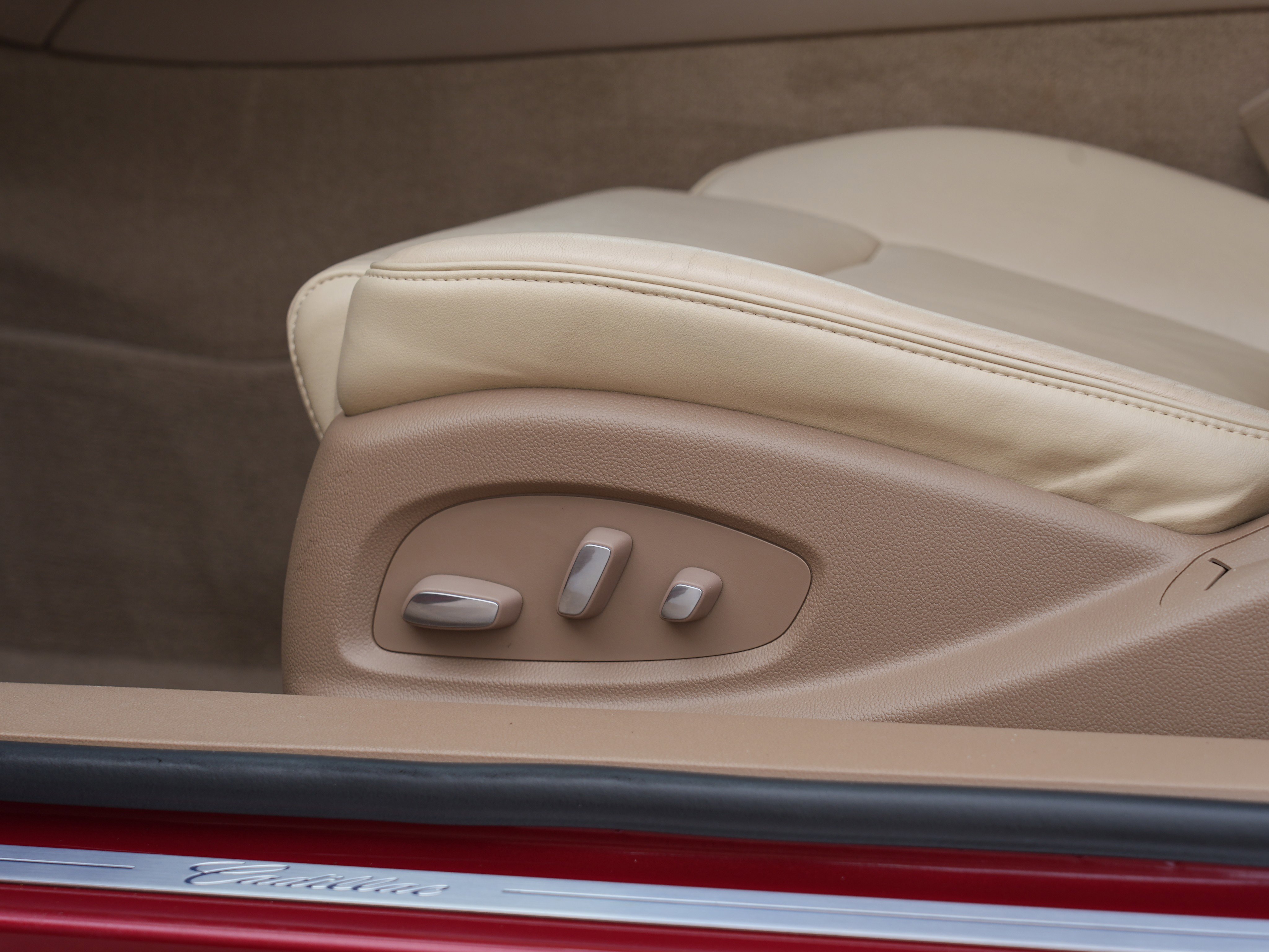 Used 2014 Cadillac ELR w/ Luxury Package image 20