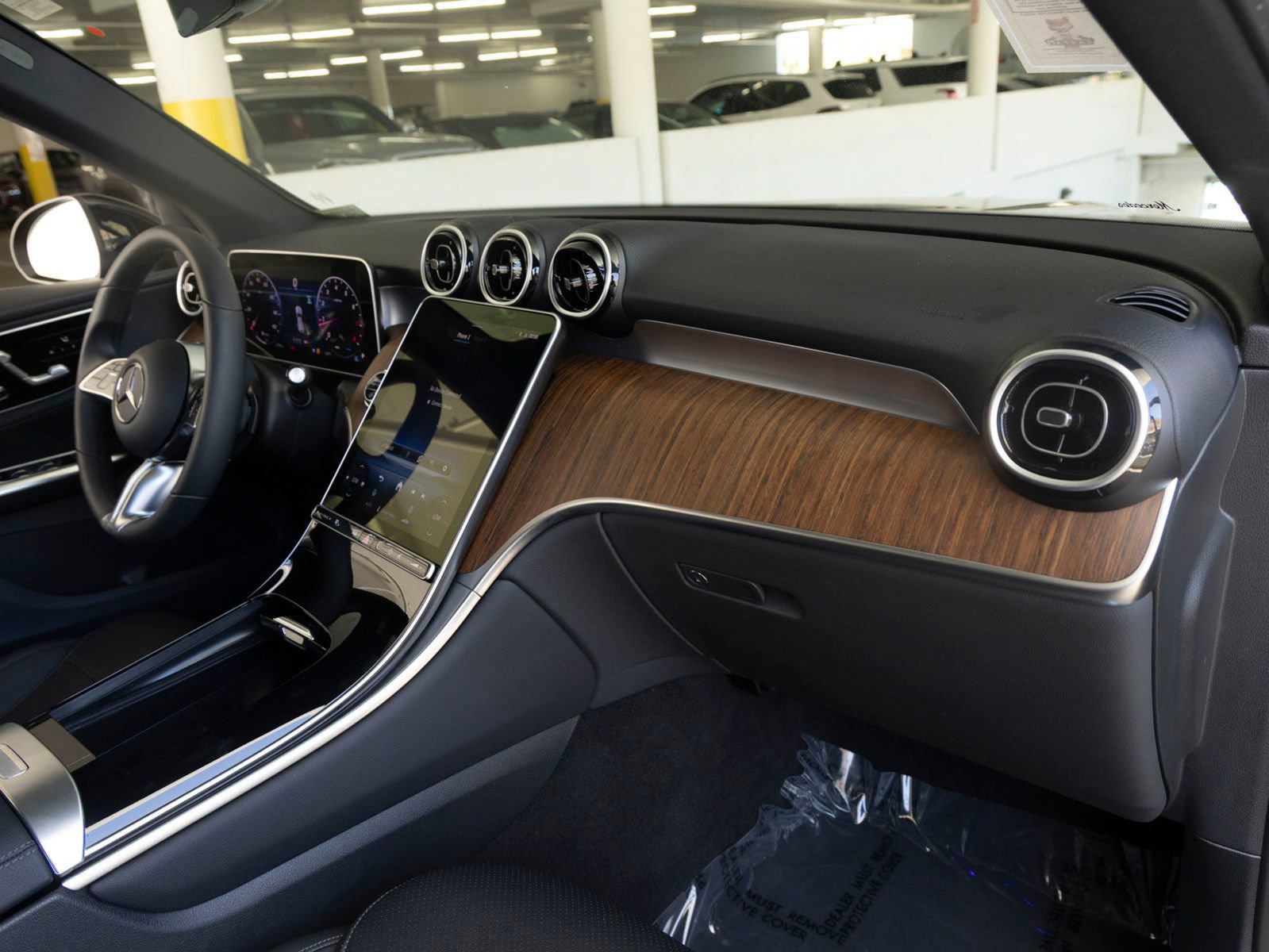 Certified 2026 Mercedes-Benz GLC 300 4MATIC image 28