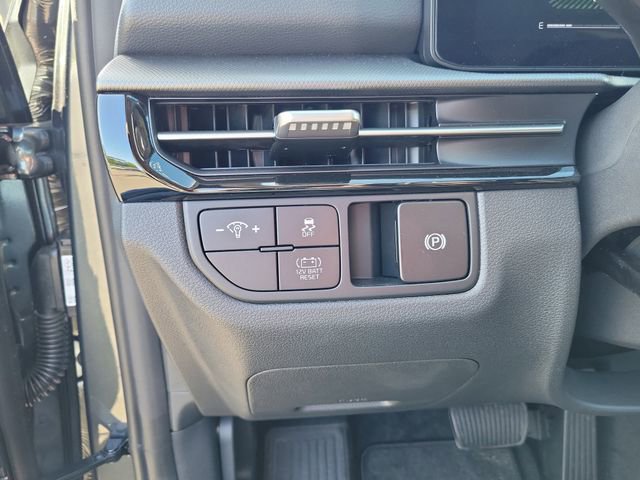 Used 2026 Kia Sportage LX image 16