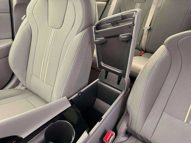 New 2026 Hyundai Elantra Sport FWD image 18