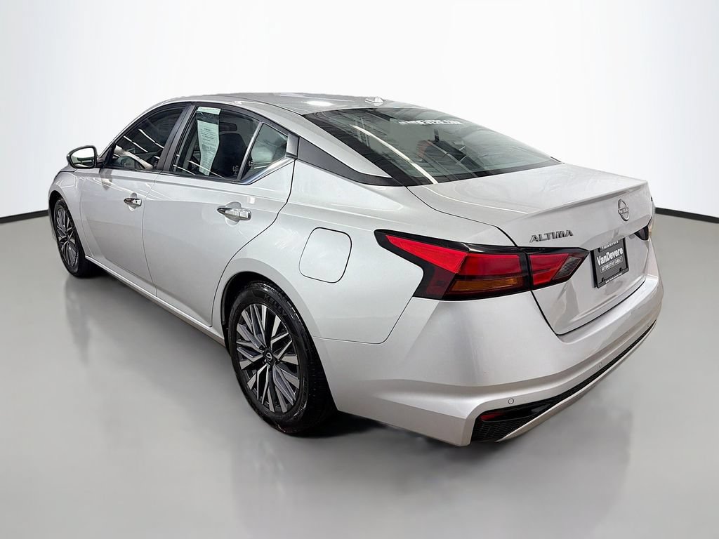 Used 2024 Nissan Altima 2.5 SV FWD image 7
