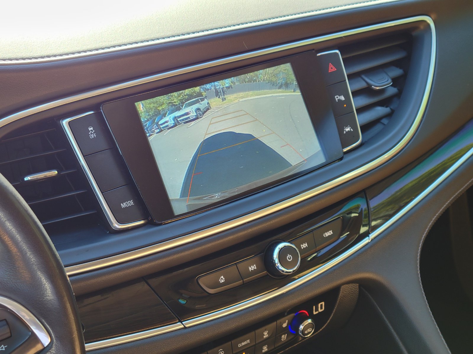 Used 2019 Buick Enclave Premium w/ Experience Buick Package FWD image 23