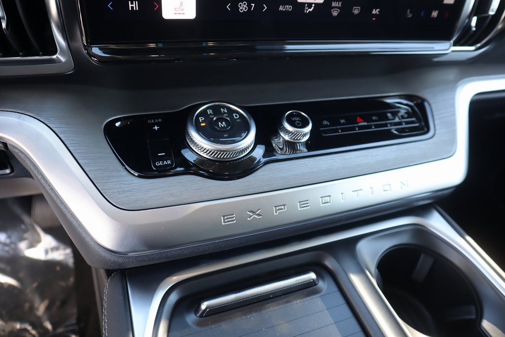 New 2025 Ford Expedition Platinum w/ Driver's Package image 7