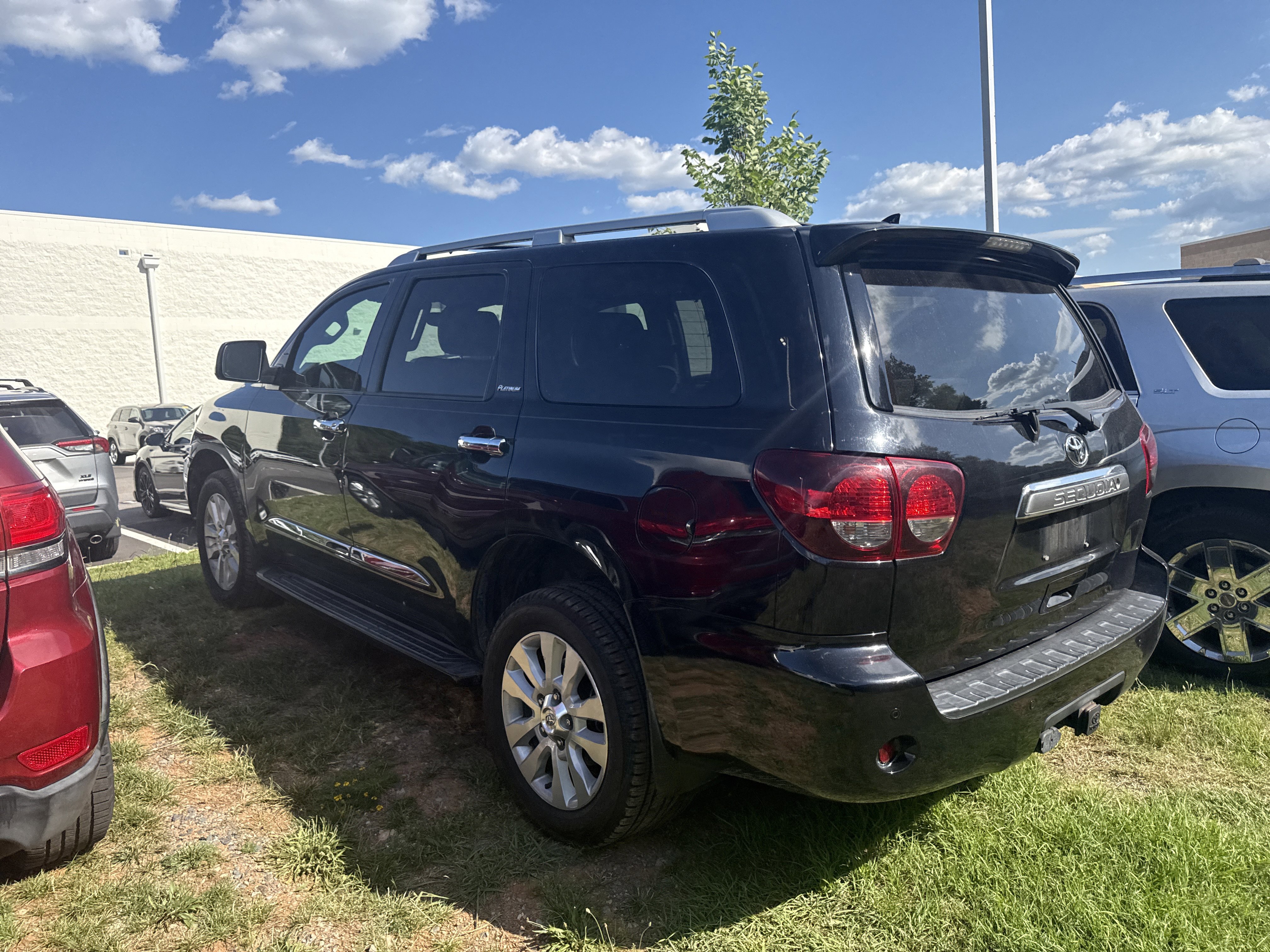 Used 2018 Toyota Sequoia Platinum AWD/4WD image 10