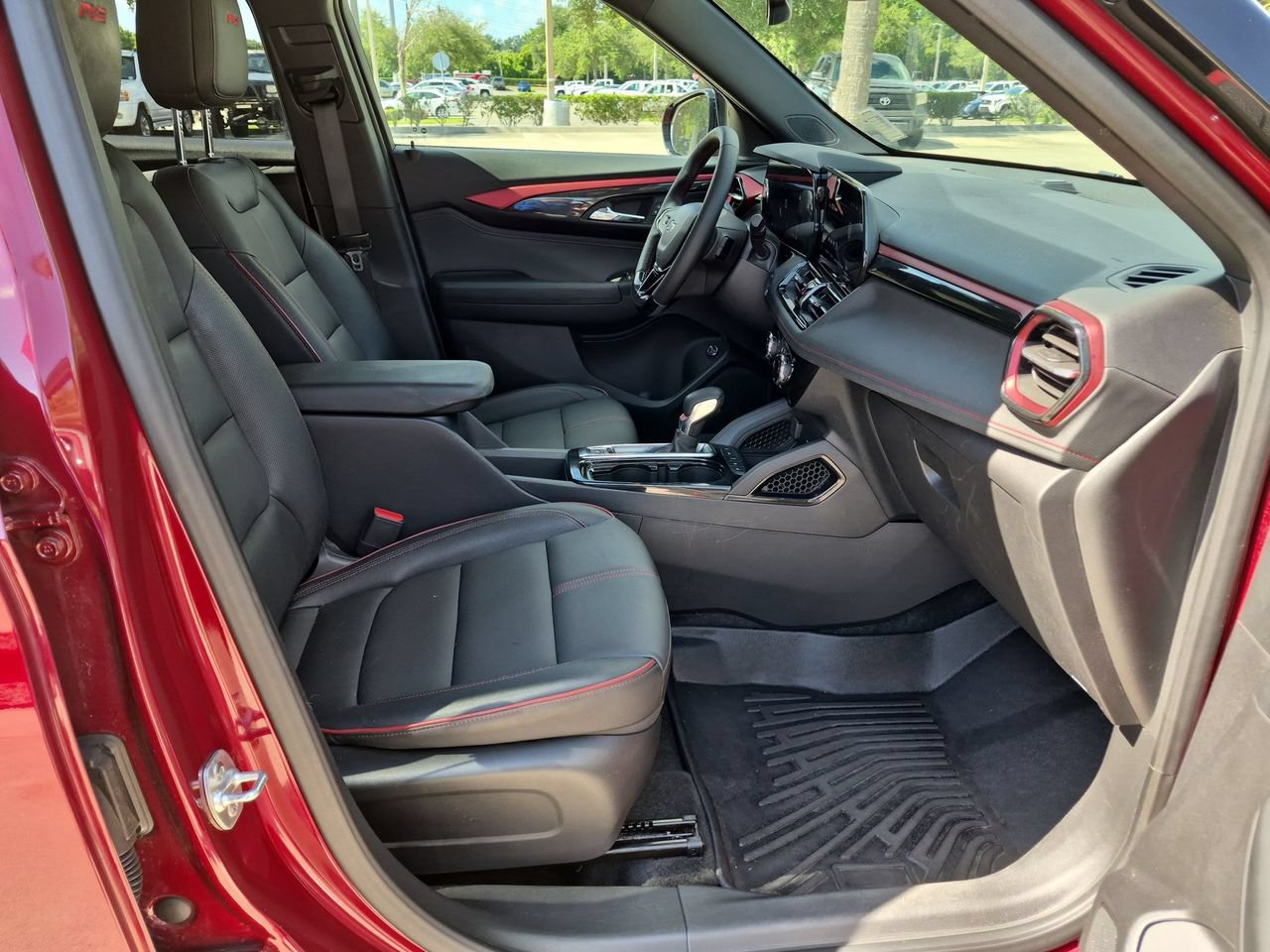 Used 2025 Chevrolet TrailBlazer RS w/ Convenience Package FWD image 24