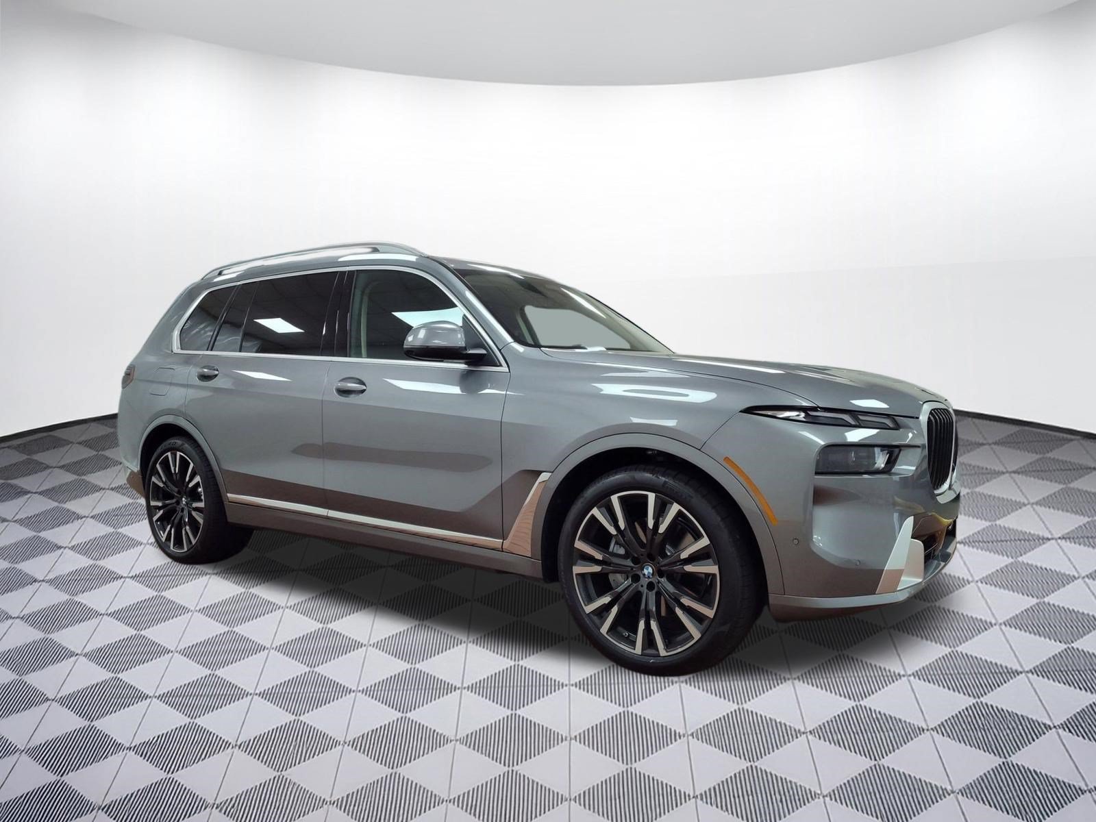 Used 2025 BMW X7 xDrive40i w/ Premium Package AWD/4WD image 7