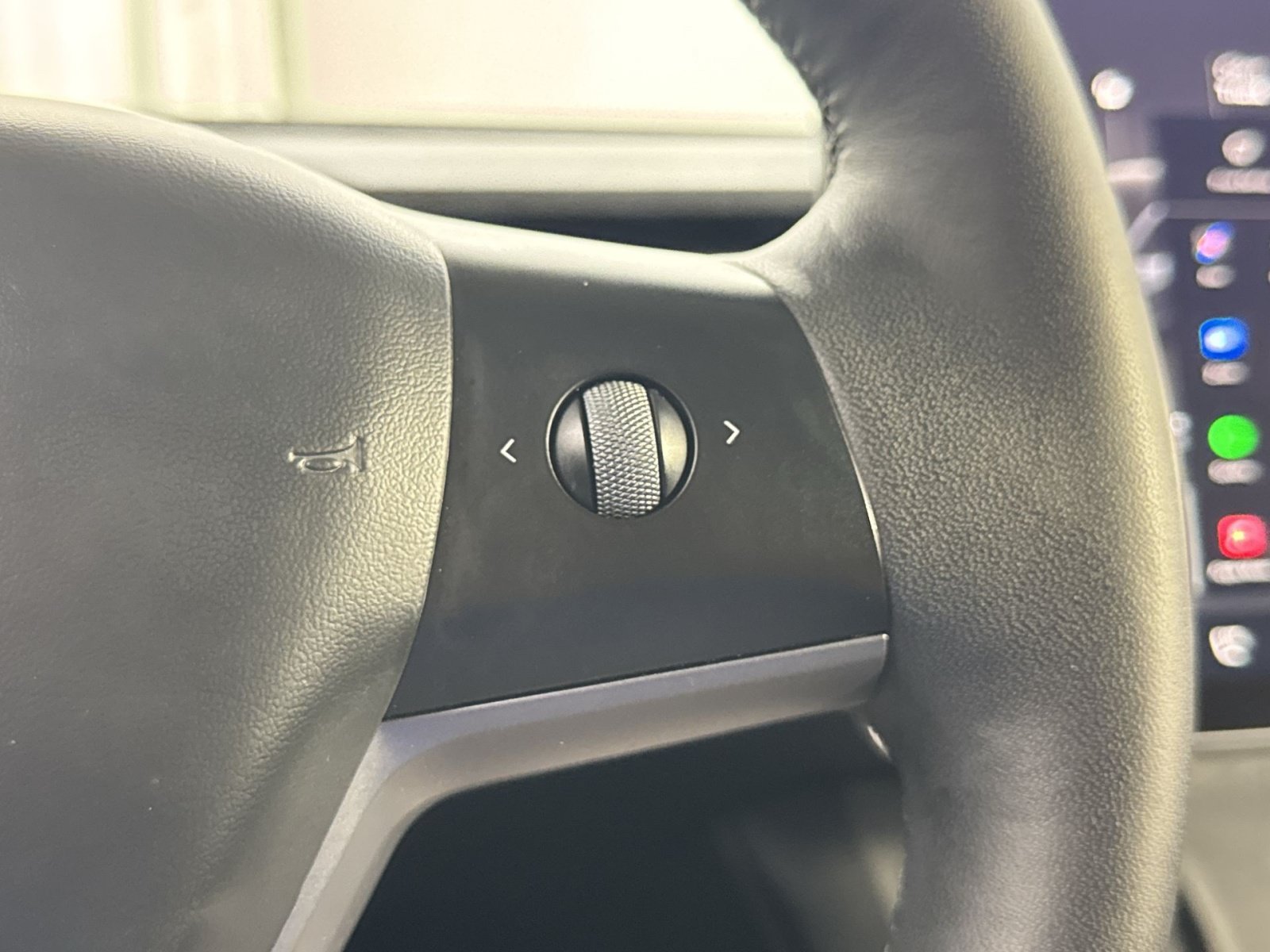 Used 2023 Tesla Model Y Long Range AWD/4WD image 44