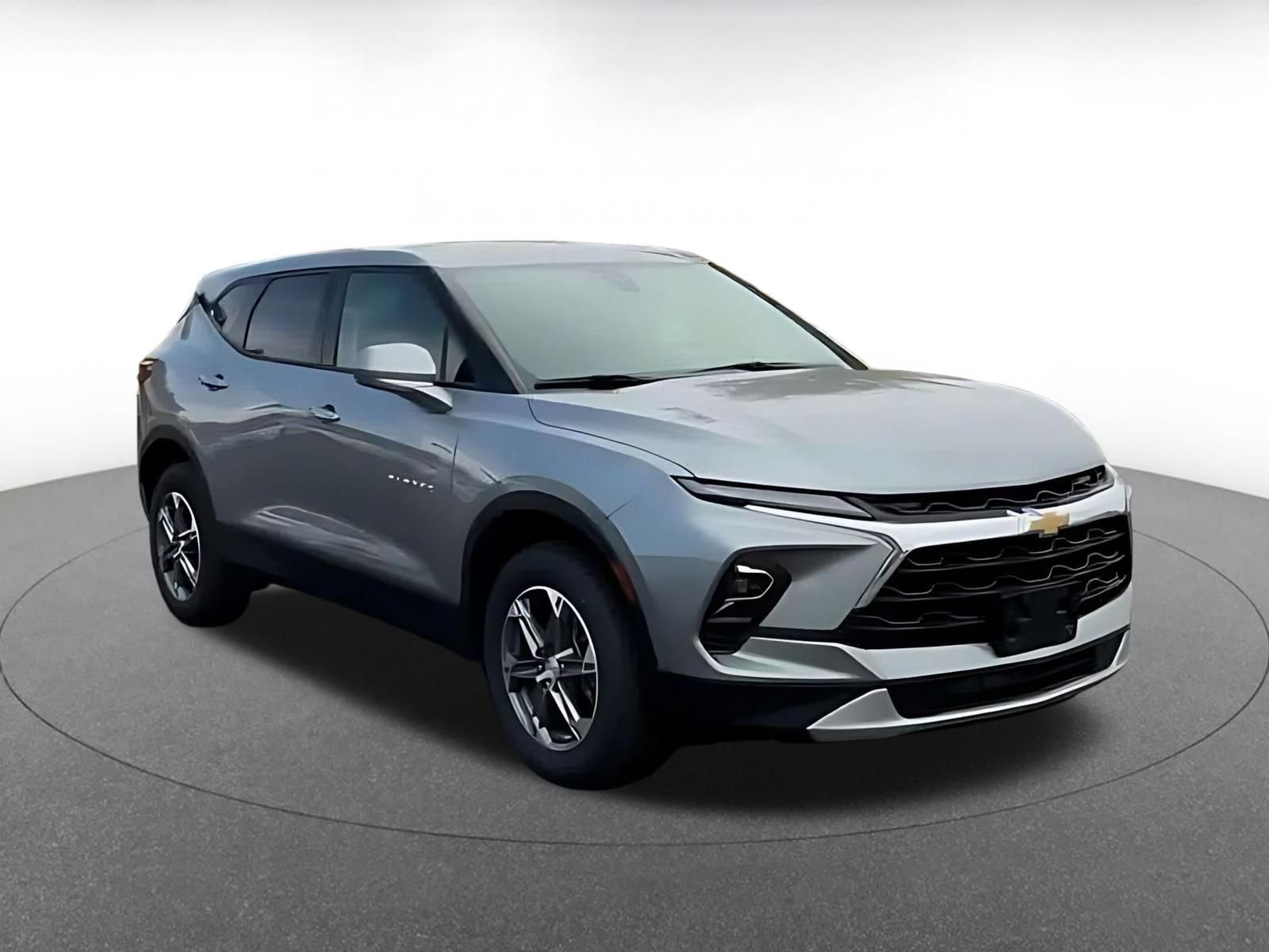 Used 2026 Chevrolet Blazer LT FWD image 3