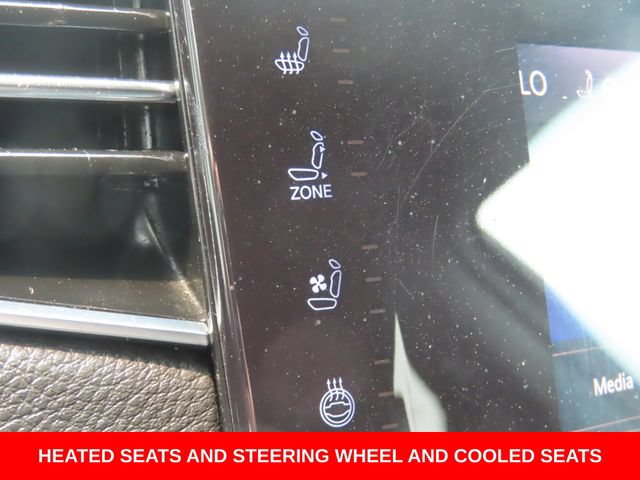 Used 2023 Jeep Wagoneer L Series II AWD/4WD image 4