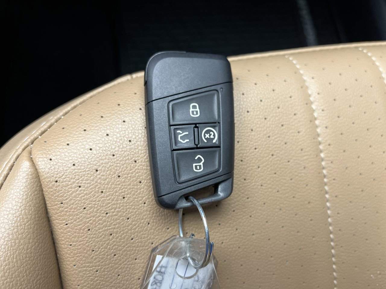 Used 2022 Volkswagen Tiguan SE AWD/4WD image 27
