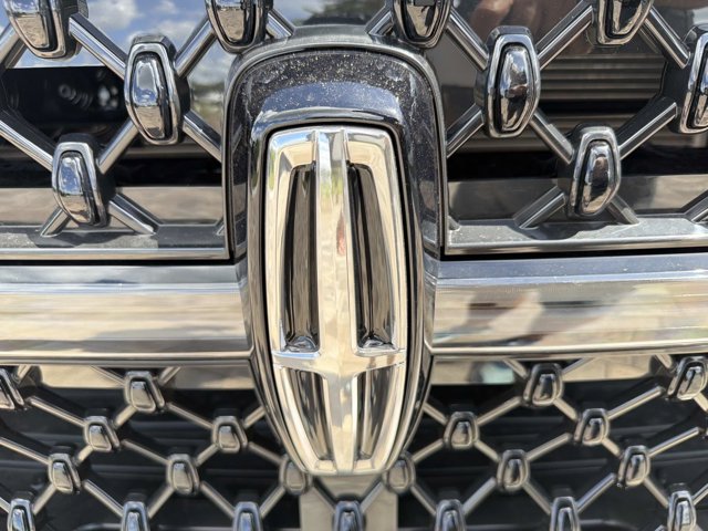 New 2026 Lincoln Navigator L Reserve w/ Jet Appearance Package AWD/4WD image 7