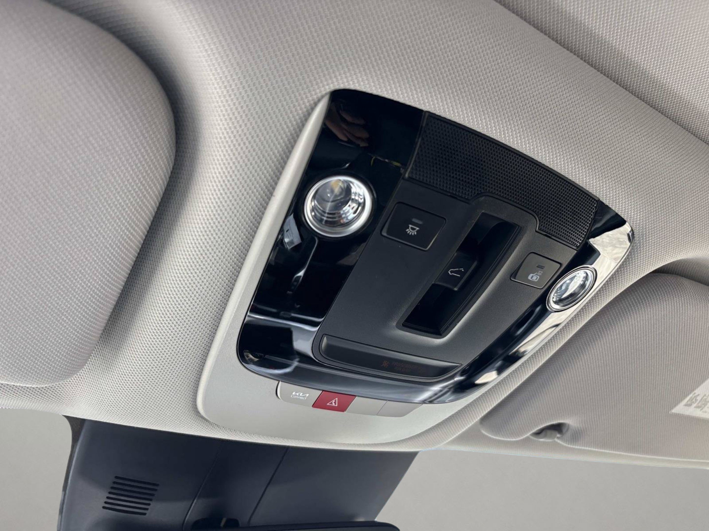 New 2026 Kia Sorento S w/ S Panoramic Sunroof Package FWD image 31