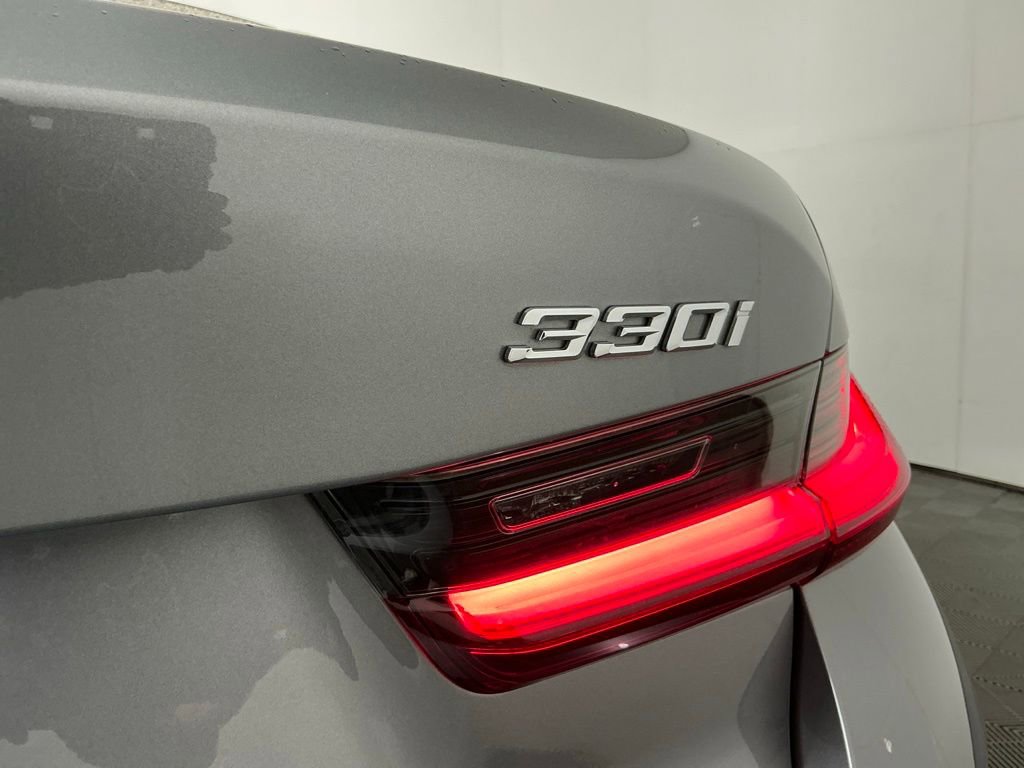 Certified 2025 BMW 330i Sedan w/ Convenience Package RWD image 30