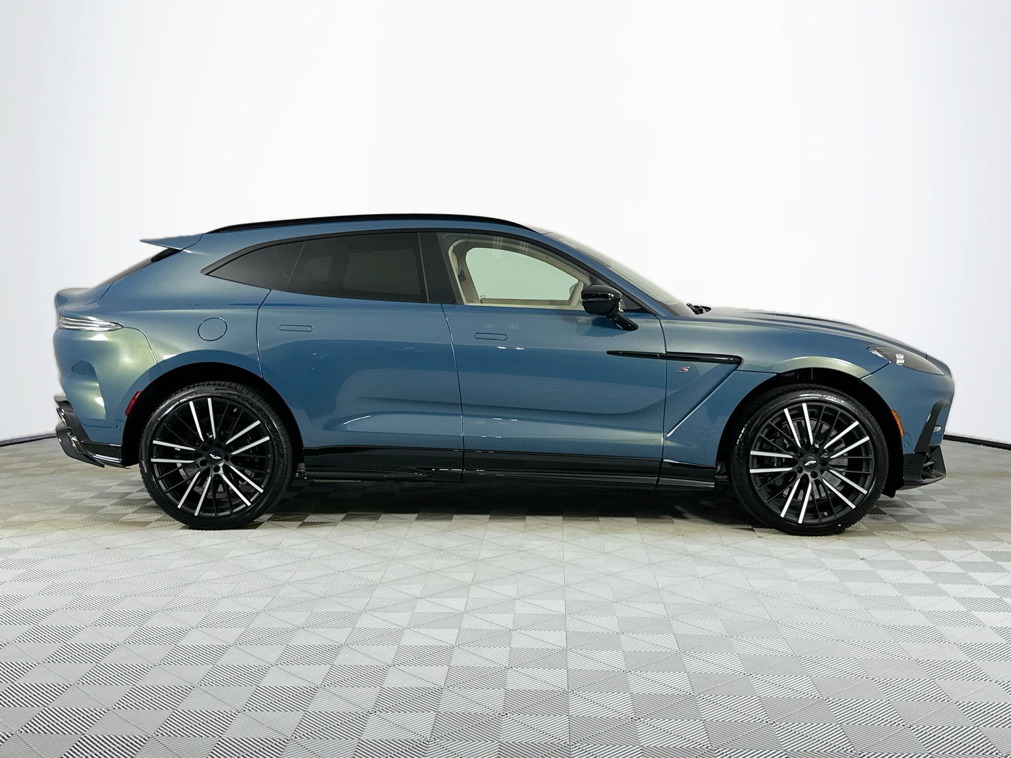 New 2026 Aston Martin DBX S AWD/4WD image 4