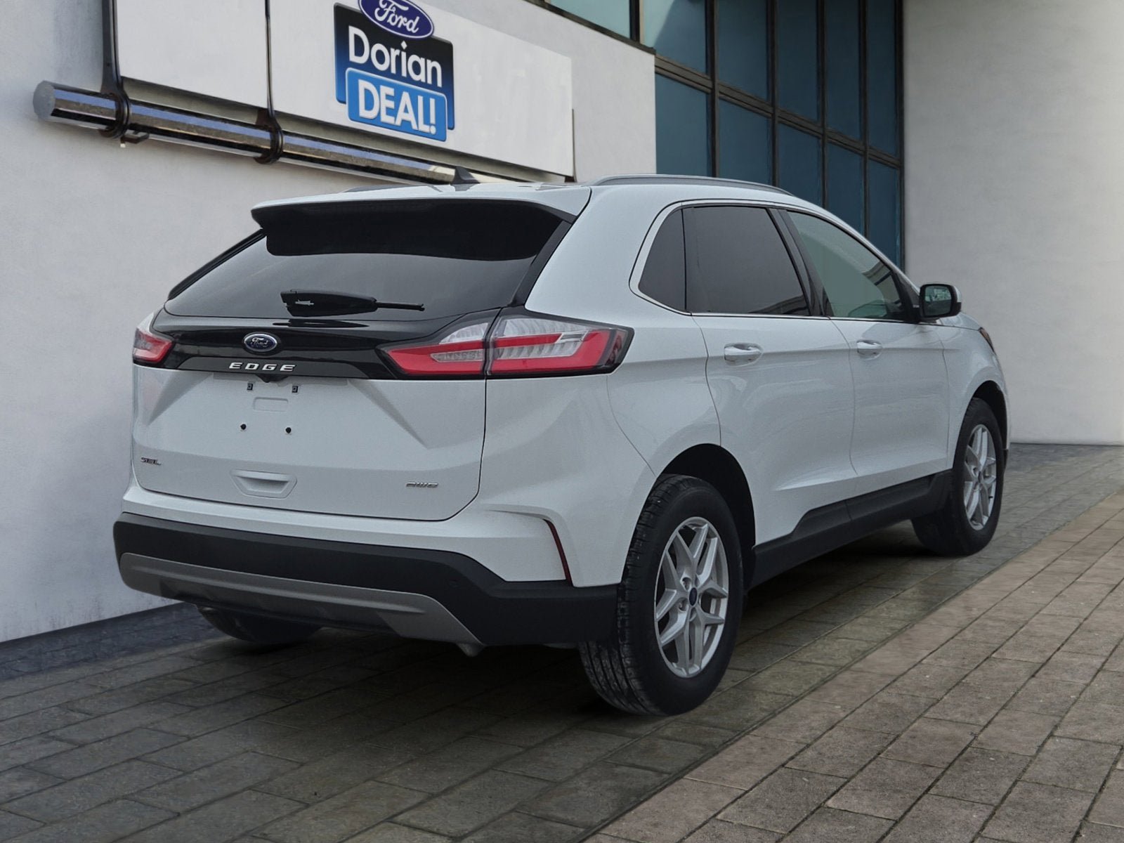 Certified 2022 Ford Edge SEL w/ Convenience Package AWD/4WD image 3