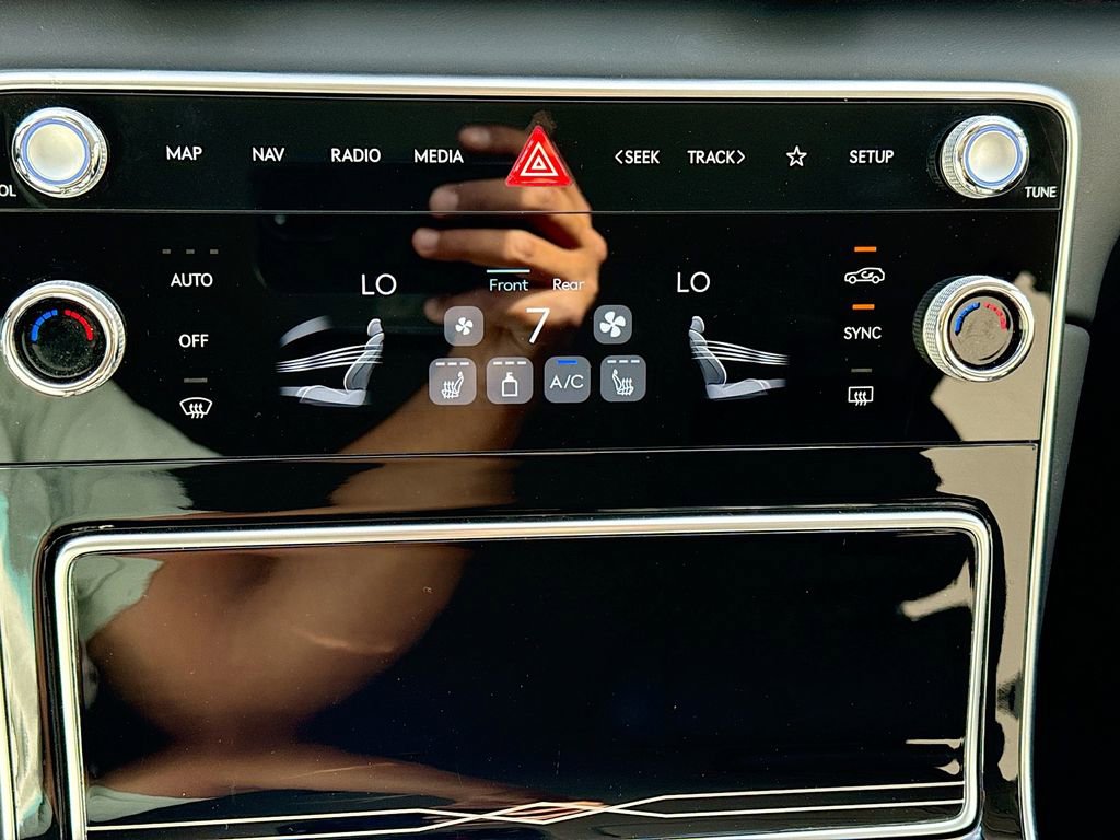 Used 2025 Genesis GV80 2.5T Standard image 17